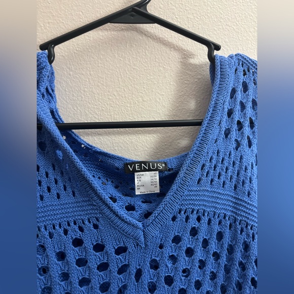 5/$10 MUST BUNDLE VENUS Royal Blue Crochet Sweater - Picture 3 of 5